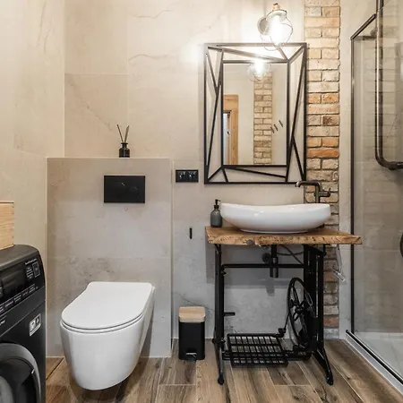 アパート Loft ヤンタル